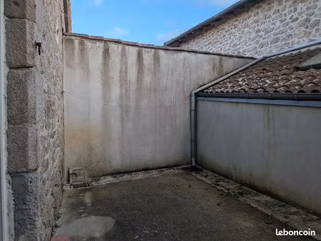 maison razes à louer