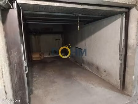 parking/box clermont-ferrand