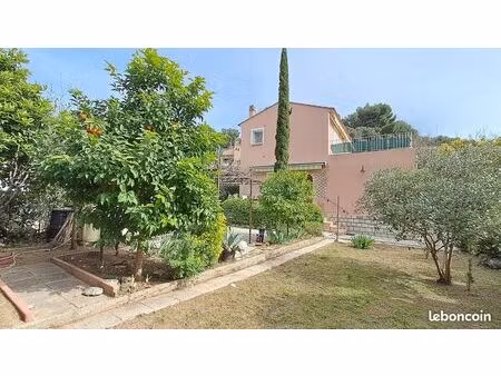 villa 7 pièces 147 m²