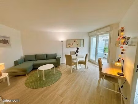 2p terrasse meublé refait à neuf