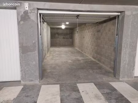 parking/box 16 m² annecy