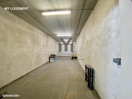 parking/box 36 m² fuveau