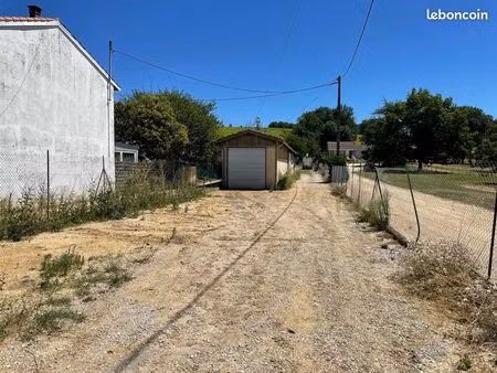 à louer local commercial 120m2 avec terrain