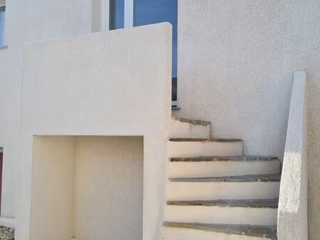 loue f2 avec petit jardin à l’année