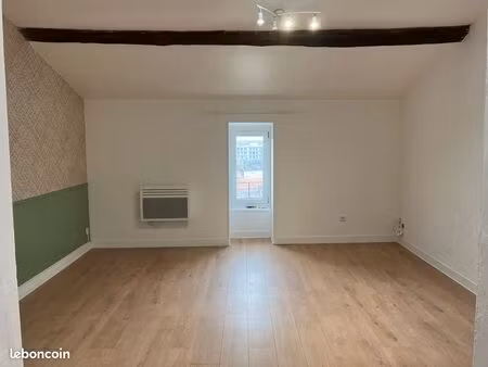 à louer (non meublé) – studio lumineux | disponible immédiatement