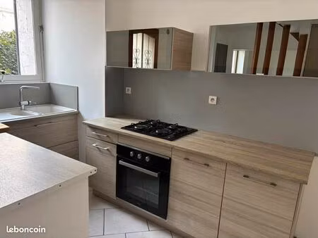 f3- refait neuf-650/mois