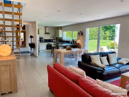 a louer - maison individuelle avec jardin - besançon bregille