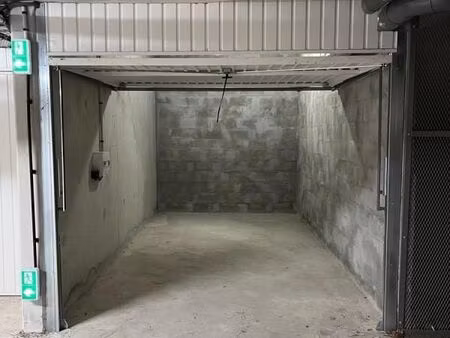 parking 13 m² frejus