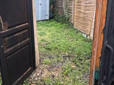 particulier loue petit terrain pres du polygone 06