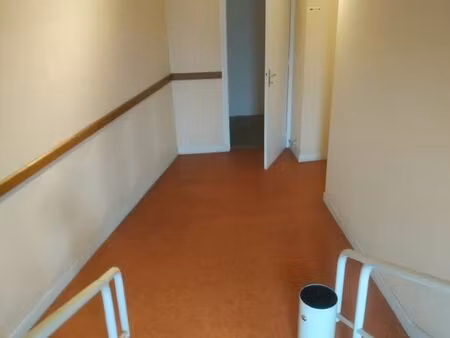 location local professionnel 55 m2