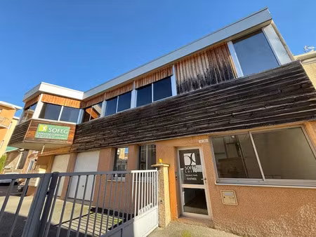 vente locaux professionnels 4 pièces 82 m² à feurs (42110)  89 000 €
