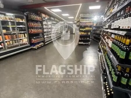 location commerce 240 m²