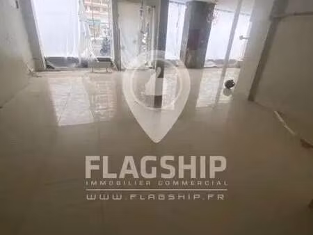 location commerce 100 m²