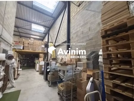 location entrepôt 131 m²