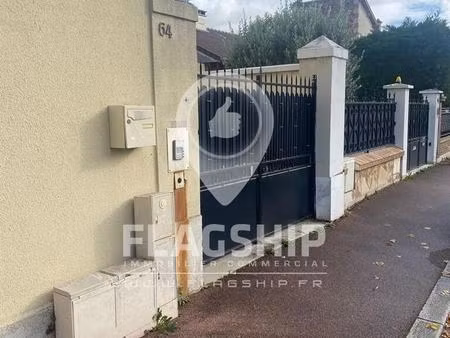 location local d'activités 113 m²