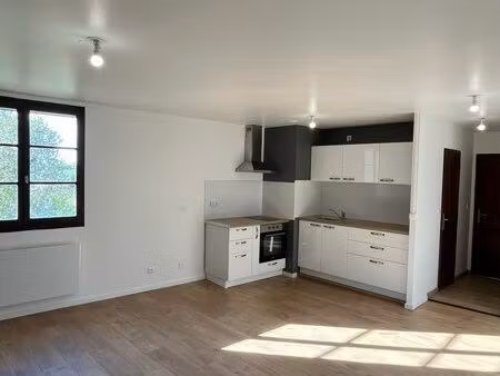 trés bel appartement f2 centre bourg pierre buffière