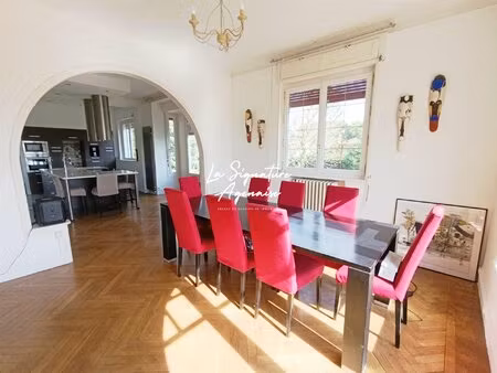 maison de 217 m2 avec jardin de 2720 m2  piscine  garages et dé