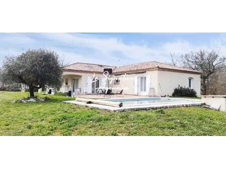 maison plain-pied de 159 m2 avec sous-sol  piscine  double garag