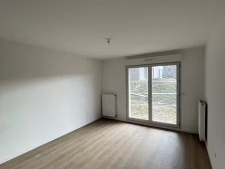 location appartement 2 pièces 40.8 m² à clermont (60600)  600 €