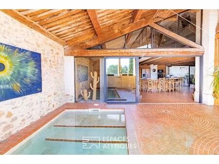 maison d'architecte avec galerie d'art et loft premium en bord de canal