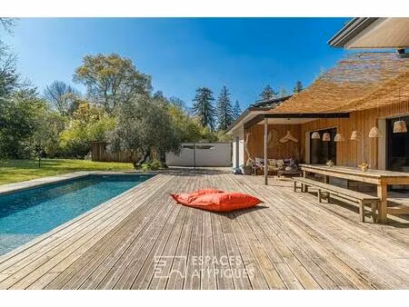 maison contemporaine de plain pied avec piscine