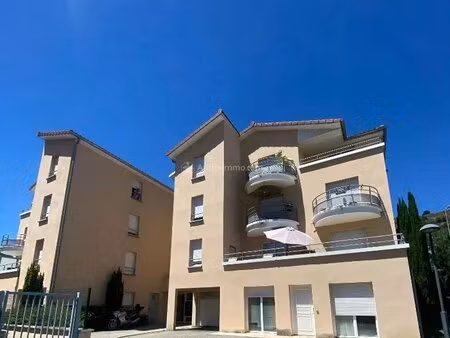 à louer - appartement 3 pièces + place de stationnement à chavanay 42410