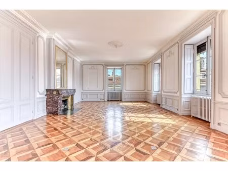 lyon 2 - appartement bourgeois de 298 91 m² - 6 chambres