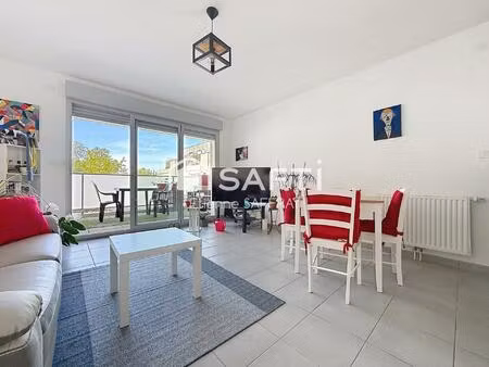 charmant t2 de 49 2 m² avec terrasse  parking  cave