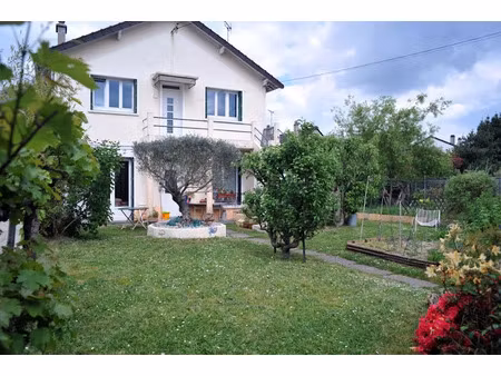 location meublée appartement 2 pièces 45 m² à villemomble (93250)  800 €