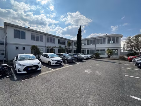 local d'activité bruges 440 m2