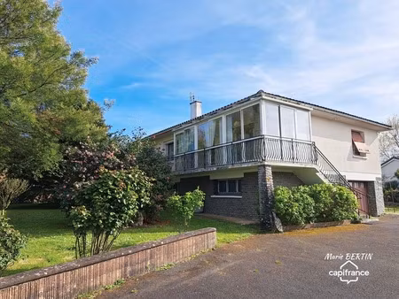 maison à vendre 6 pièces melle (79)