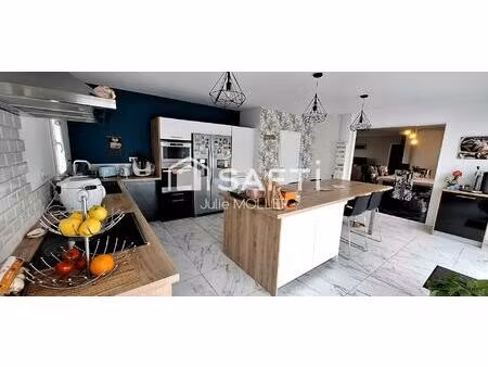 maison récente  plain-pied  piscine couverte