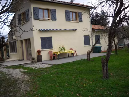 location meublée appartement 4 pièces 120 m² à podensac (33720)  1 400 €