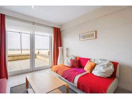 studio avec coin a dormir en bord de mer