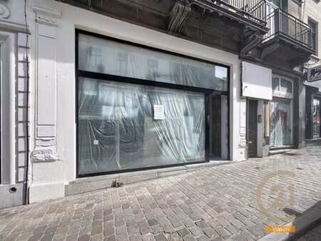 rdc commercial avec terrasse arriere