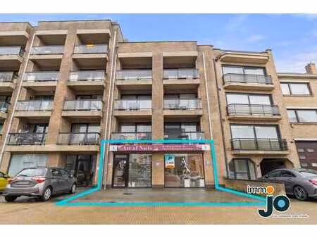 local commercial prêt à l'emploi d'environ 100 m² avec un...