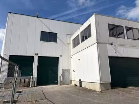 a louer : wauthier-braine entrepôt + bureaux