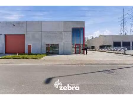 recent bedrijfsgebouw op gunstige ligging te roeselare!