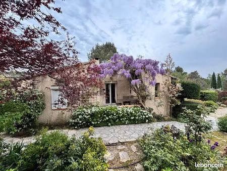 particulier vend maison plain-pied  piscine  studio  grand garage