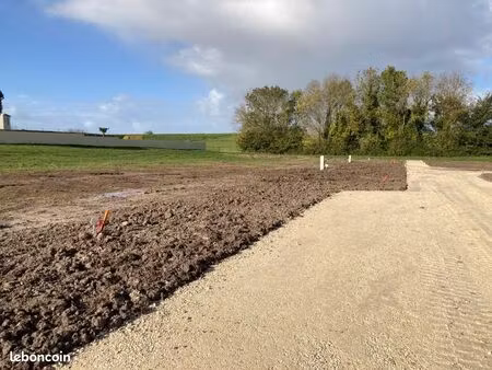 terrain 1 083 m² colombiers