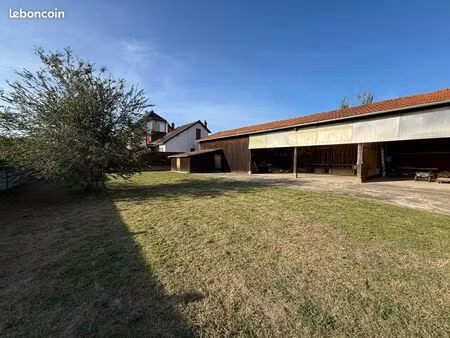 terrain constructible 900 m² avec hangar – idéal projet de construction