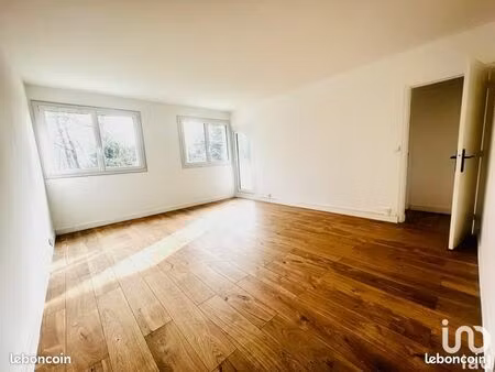 bel appartement 3 pieces de 59m2 au 1er etage au calme