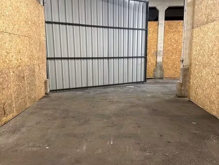 box/garage/dépôt à louer