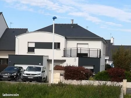 location maison moderne et confortable en excellent état avec jardin clos et ensoleillé