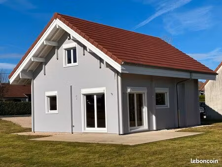 à louer : maison en bois massif éco-responsable dans le val d'amour
