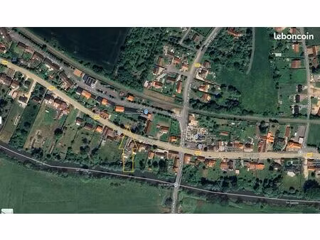 à louer – terrain 1000 m² – axe très passant – idéal vente véhicules / showroom extérieur