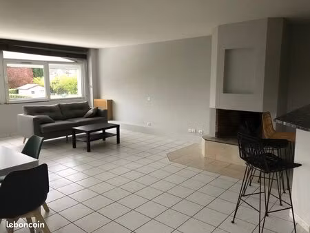 superbe t3 de 90m2 dans résidence avec piscine et parc