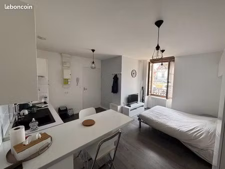 studio meublé dispo 11 mai