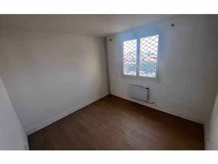 location appartement  20 m² t-1 à noisy-le-sec  700 €