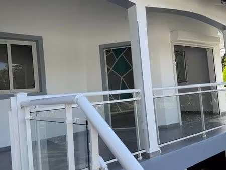 haut de villa t4 (eau+edf inclus) à mare-gaillard gosier